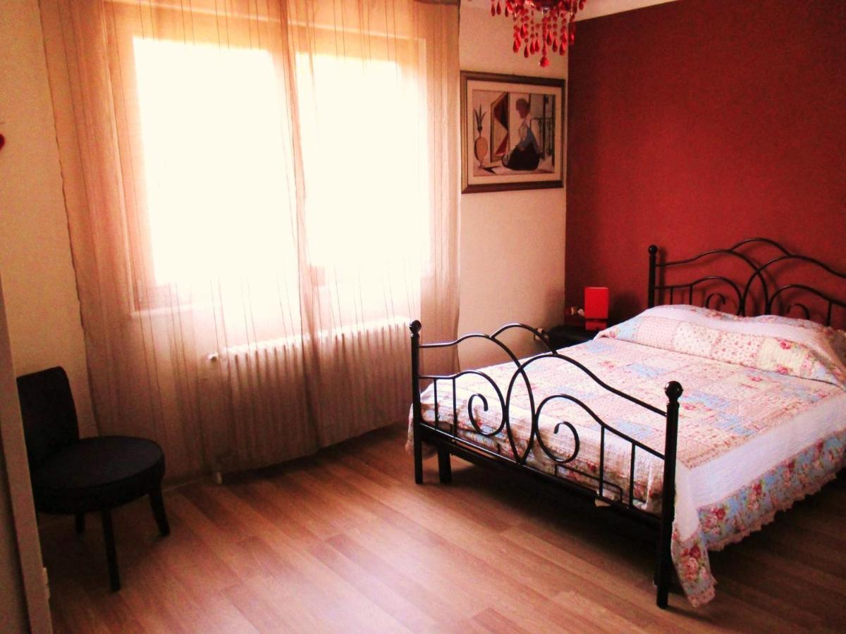 Colmar "Room" Chambre Privee Chez L'Habitant,Parking Voiture Devant La Maison,Garage Moto Et Velo,Petit Dejeuner エクステリア 写真